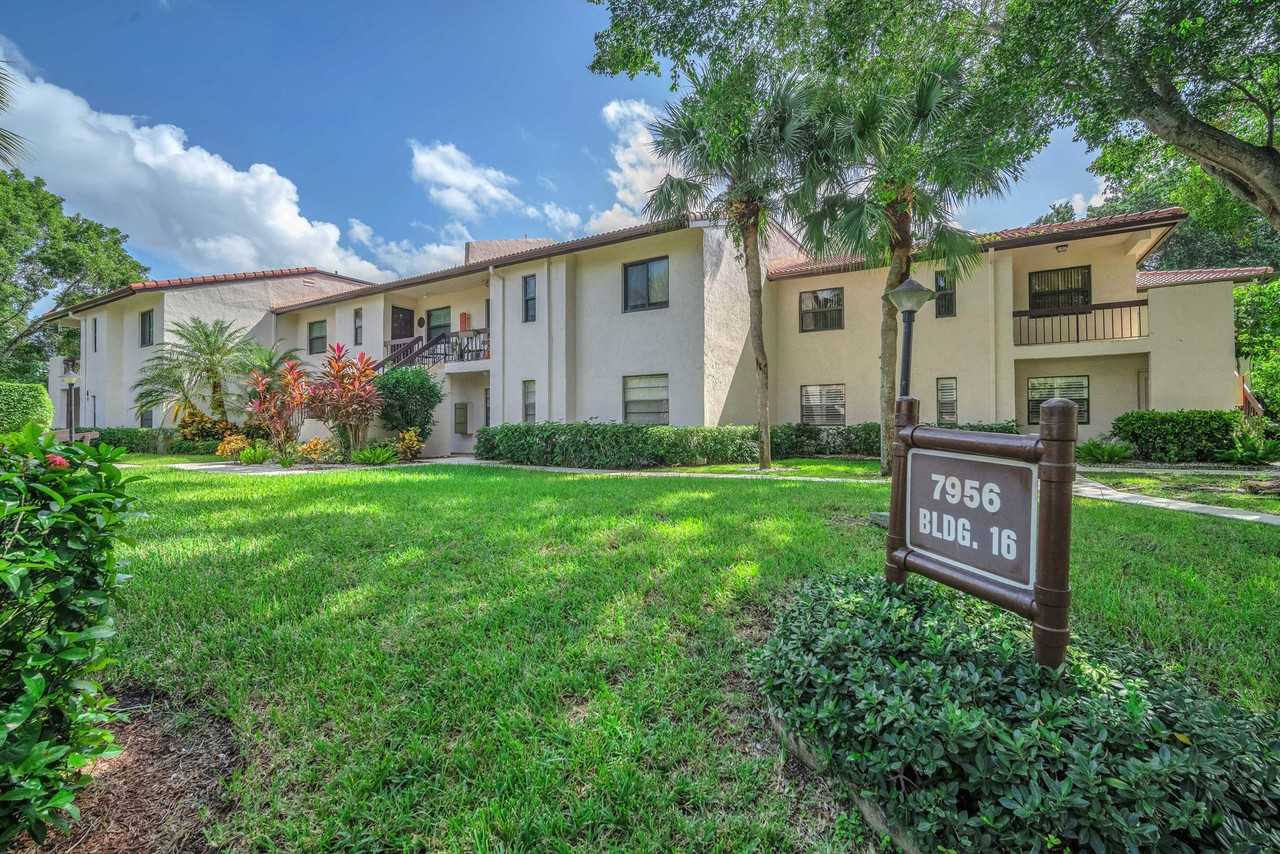 7956 Eastlake Dr #16F - Photo 4 of 32