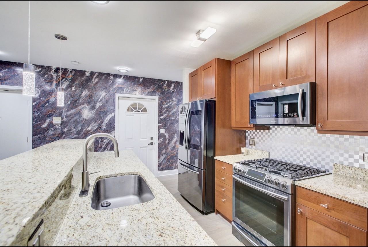 2057 W Fargo Ave #1 - Photo 3 of 20