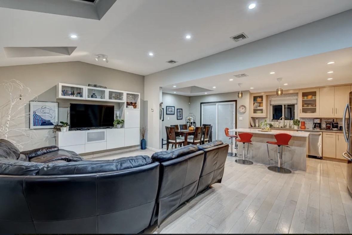 9 Lakeville Ln #NA - Photo 3 of 14