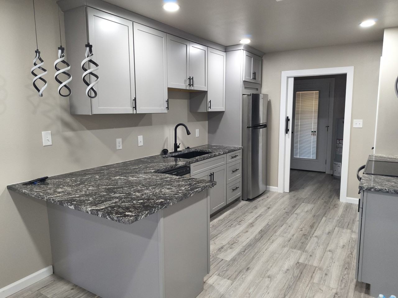 8111 Wilkens Ln #B - Photo 2 of 11