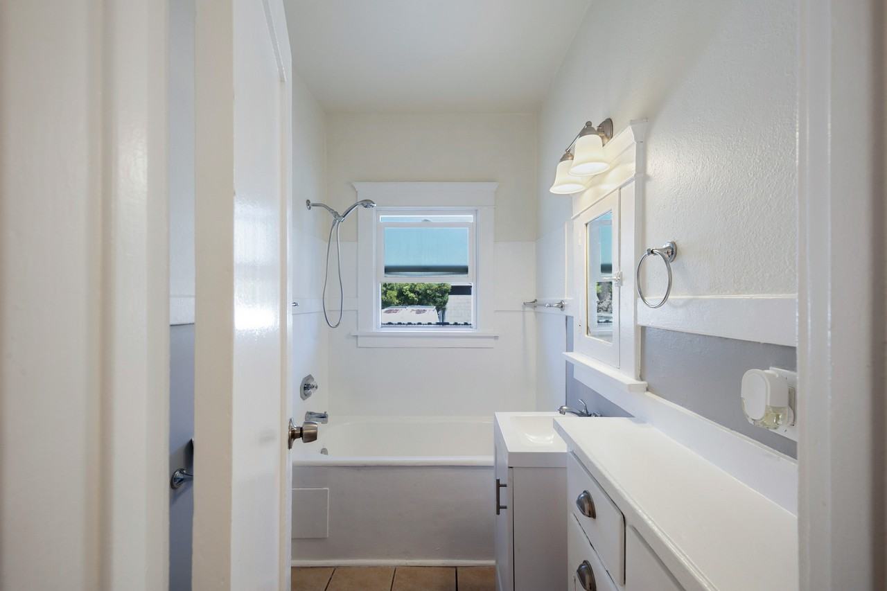 242 Gaviota Avenue - Photo 3 of 14