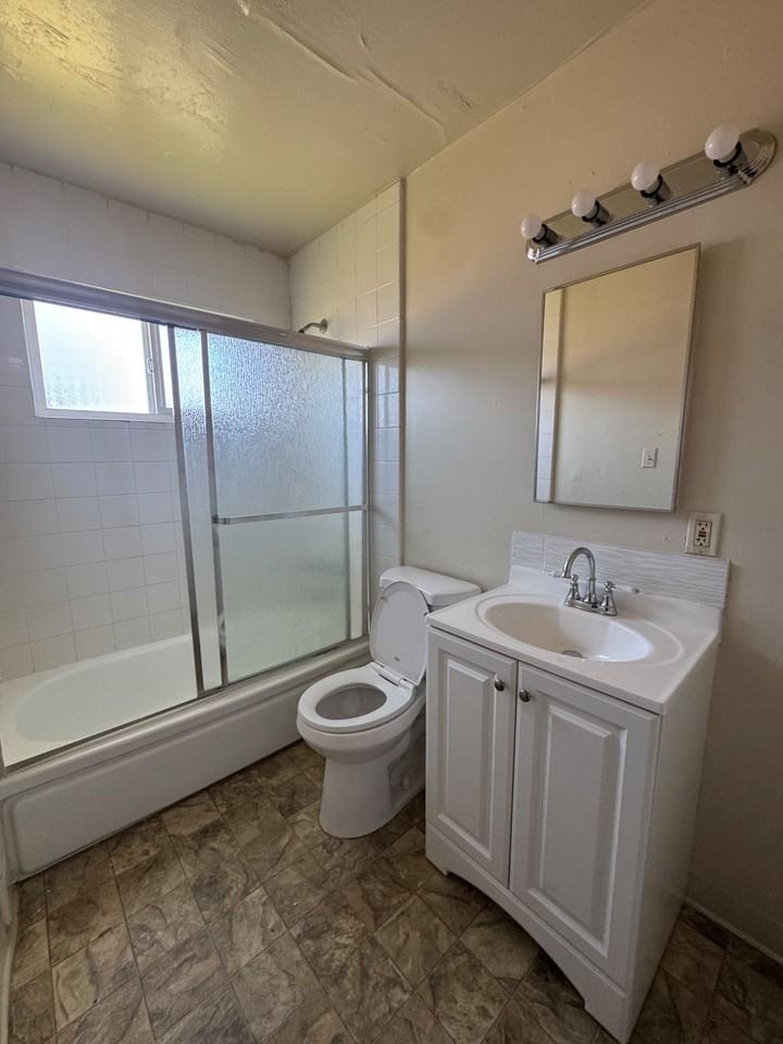 4250 Central Ave #31 - Photo 4 of 6