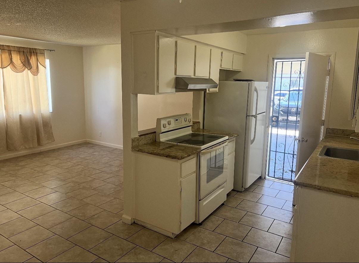 1218 Casita Dr #3 - Photo 2 of 13