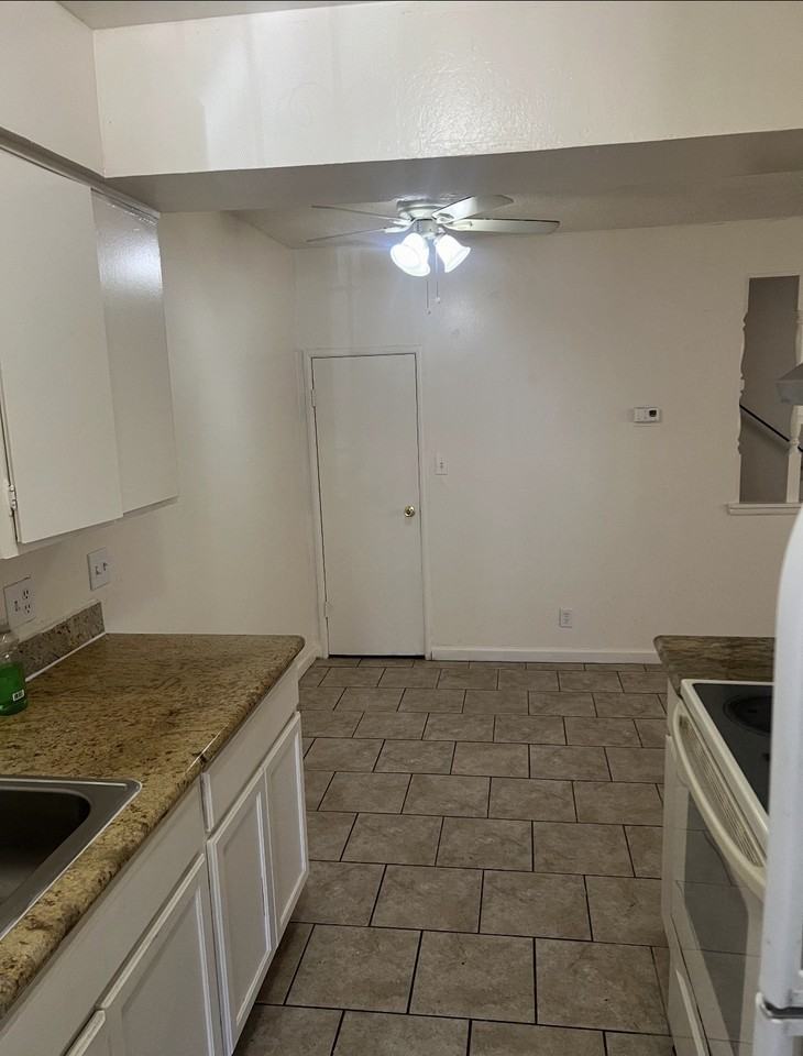 1218 Casita Dr #3 - Photo 4 of 13