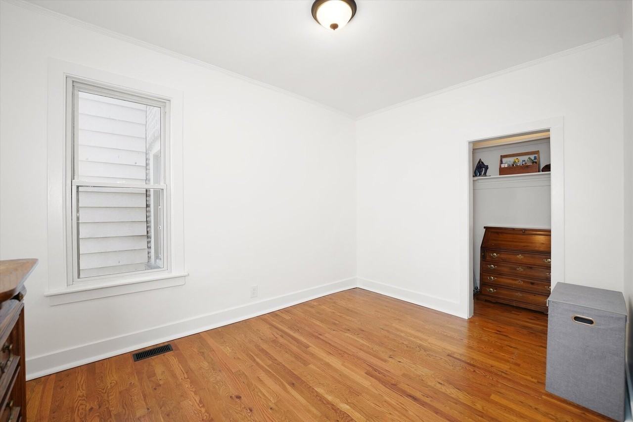 1629 W Foster Ave #1 - Photo 7 of 11
