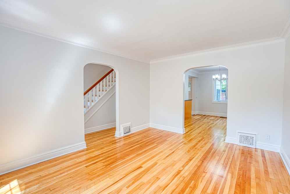 413 Holland Avenue - Photo 5 of 44