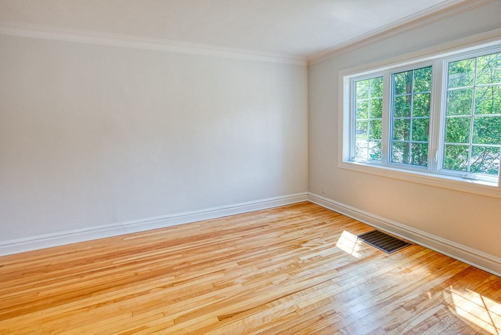 413 Holland Avenue - Photo 7 of 44