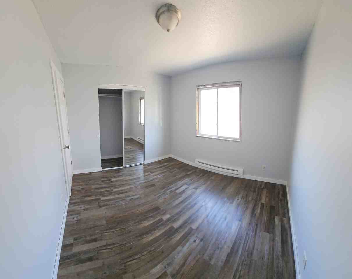 425 10th St N #5 - Photo 4 of 7