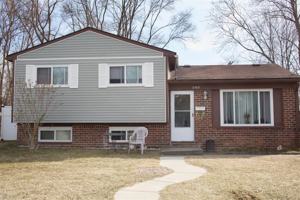 featured image of 2368 Pineridge Ct