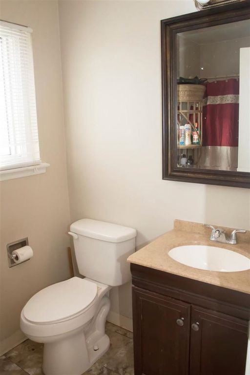 2368 Pineridge Ct - Photo 6 of 8
