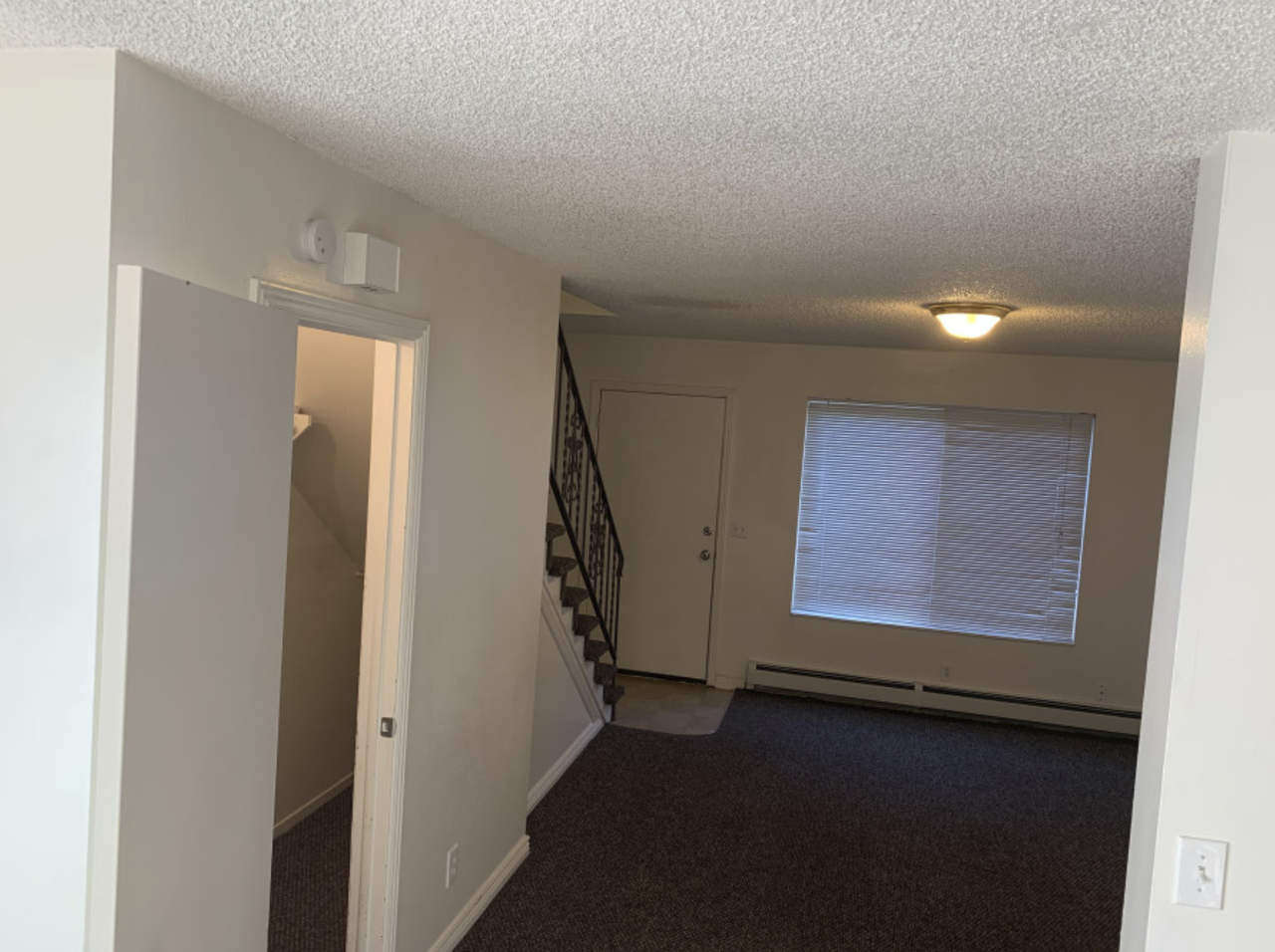 825 En, #3 - Photo 3 of 6