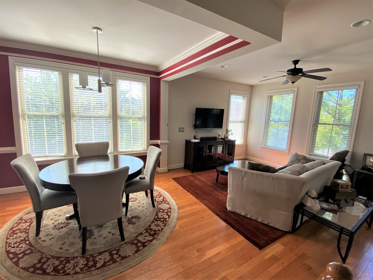 3321 Kemper Rd - Photo 3 of 26