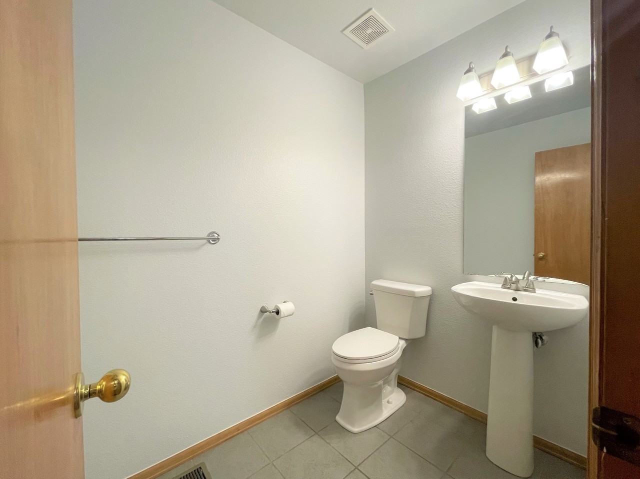 5006 Bittercreek Dr - Photo 2 of 22