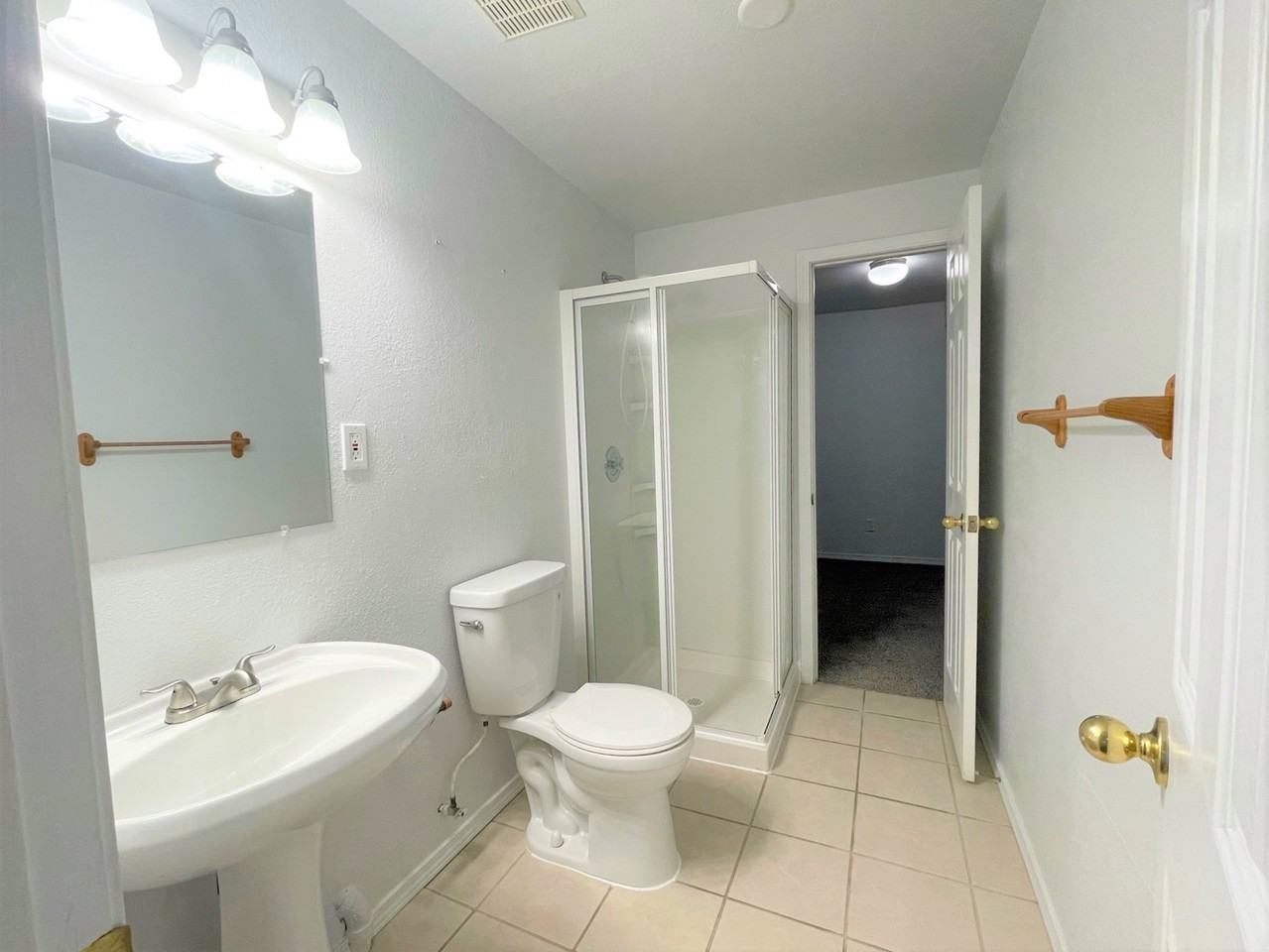5006 Bittercreek Dr - Photo 5 of 22