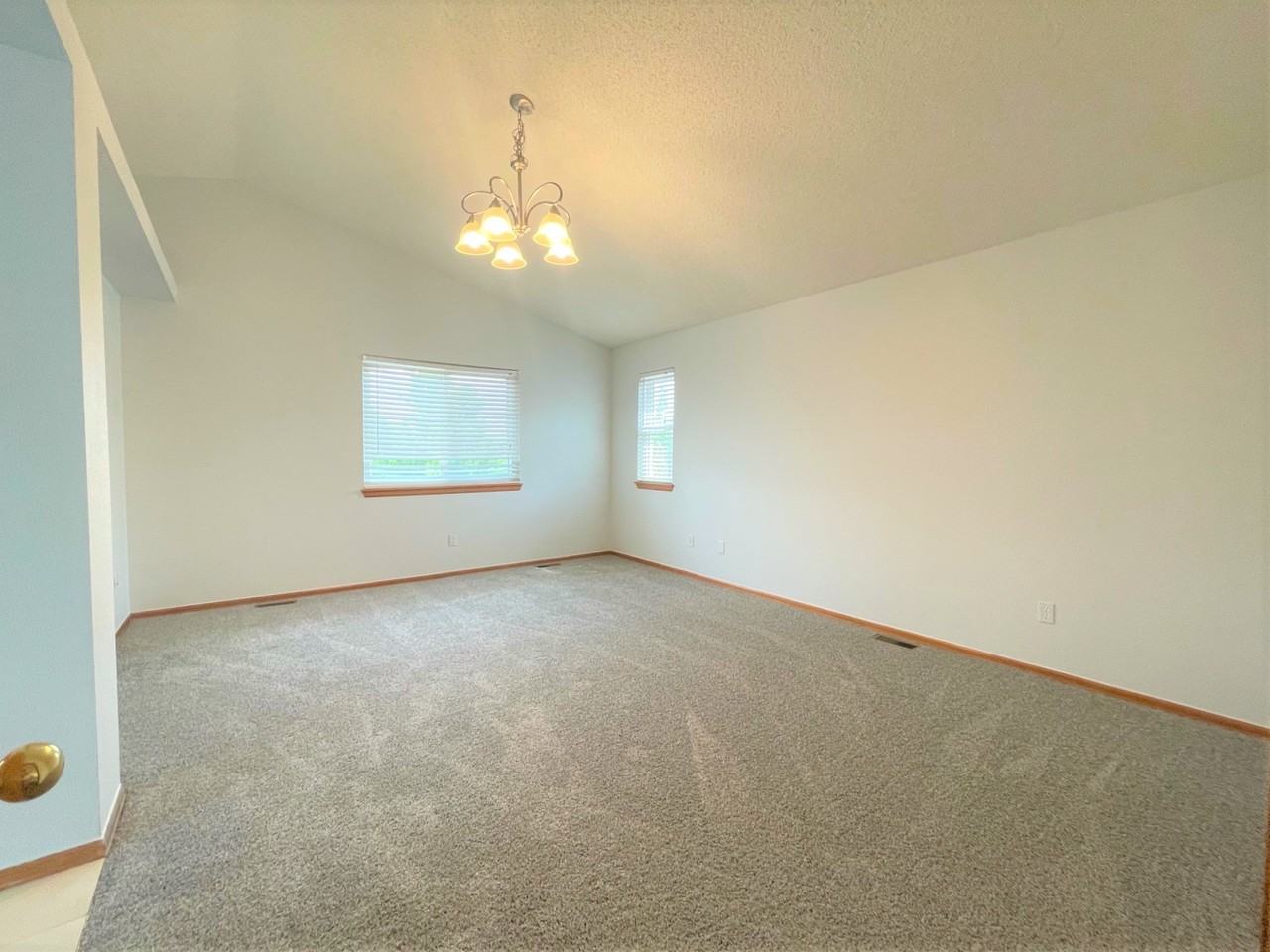 5006 Bittercreek Dr - Photo 6 of 22