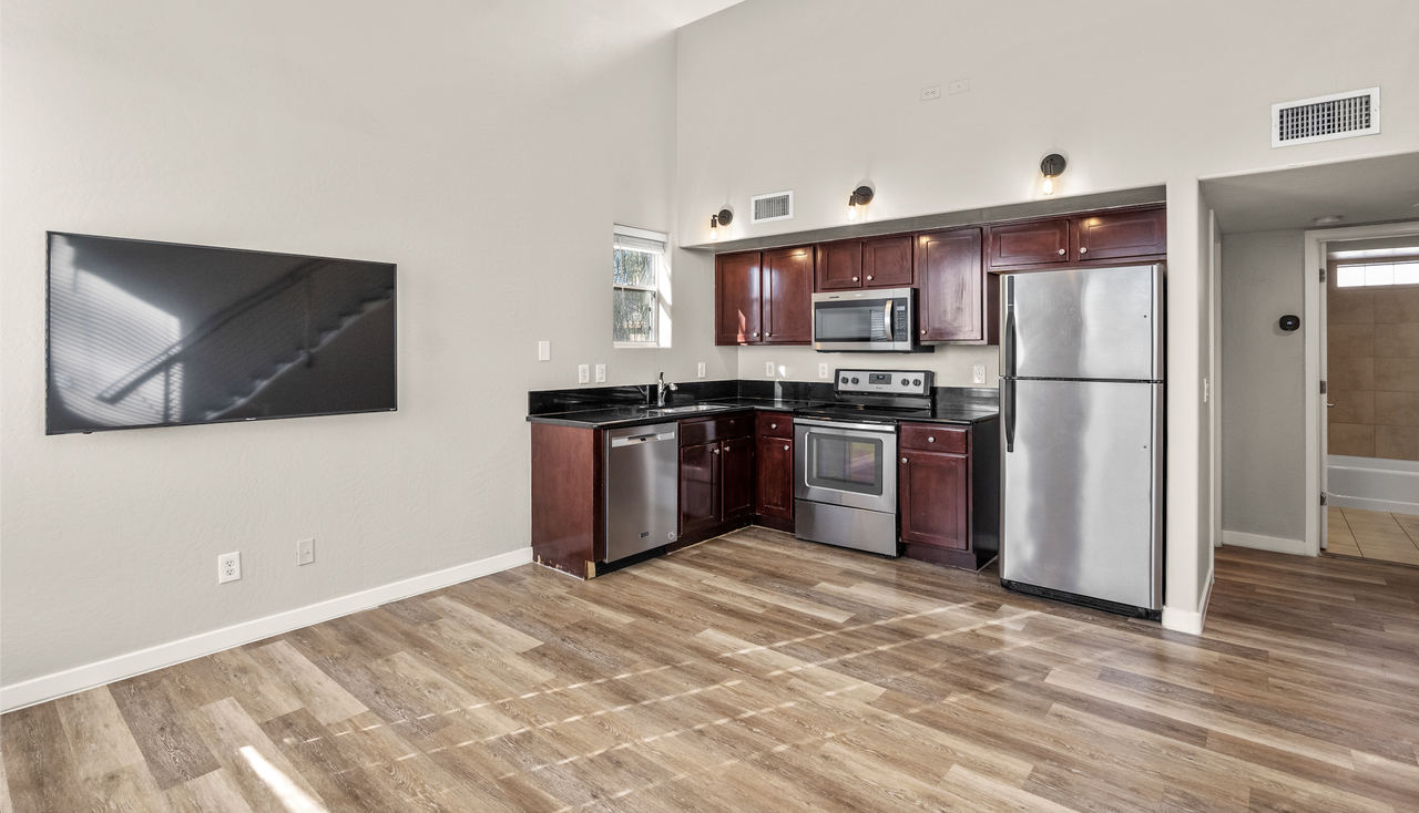 1205 W Roosevelt St #1217 - Photo 4 of 26