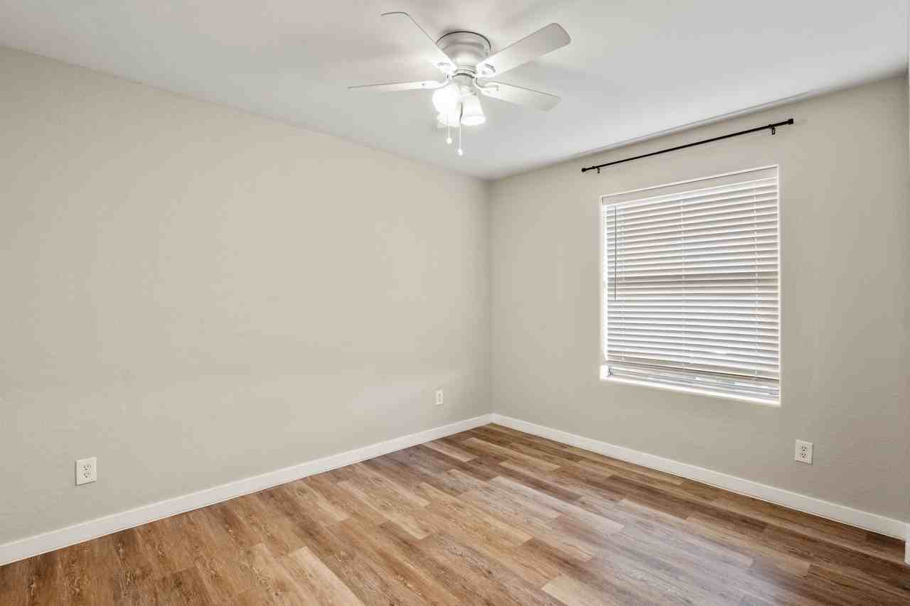 1205 W Roosevelt St #1217 - Photo 7 of 26