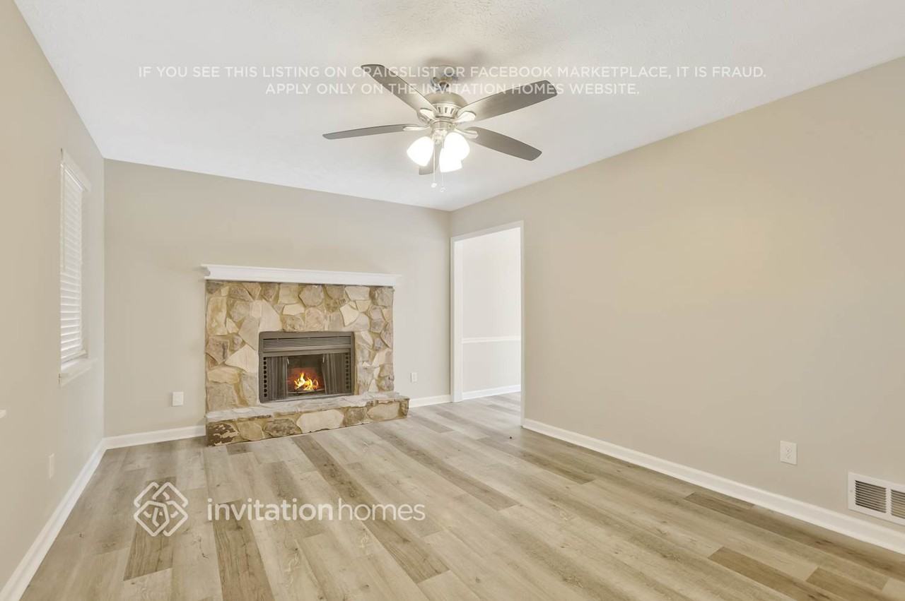 240 Powder Mill Dr - Photo 2 of 21