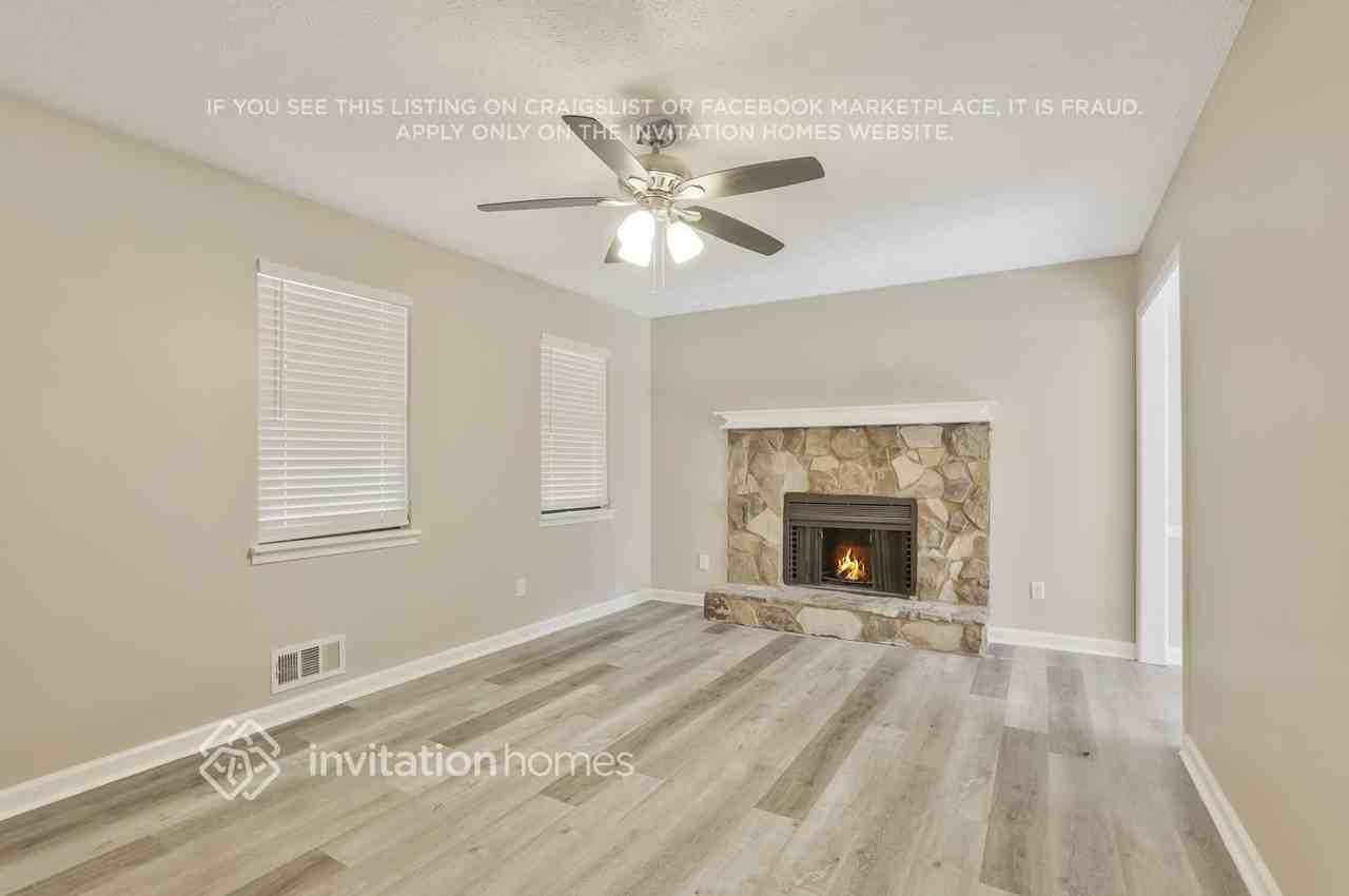 240 Powder Mill Dr - Photo 3 of 21