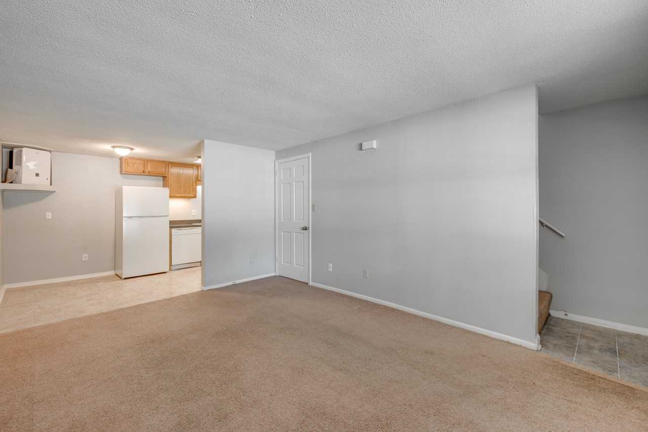 112 Sweetland Dr #3 - Photo 3 of 18
