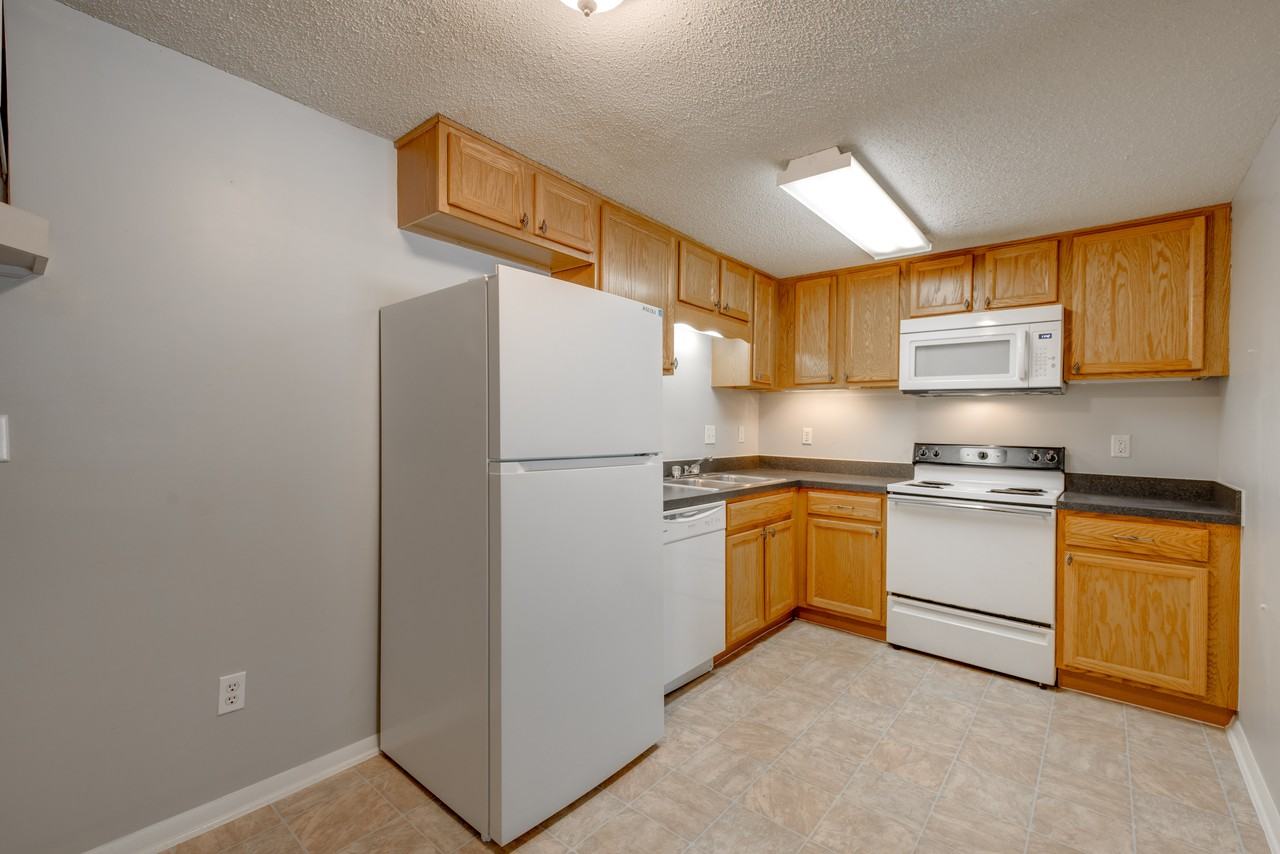112 Sweetland Dr #3 - Photo 4 of 18