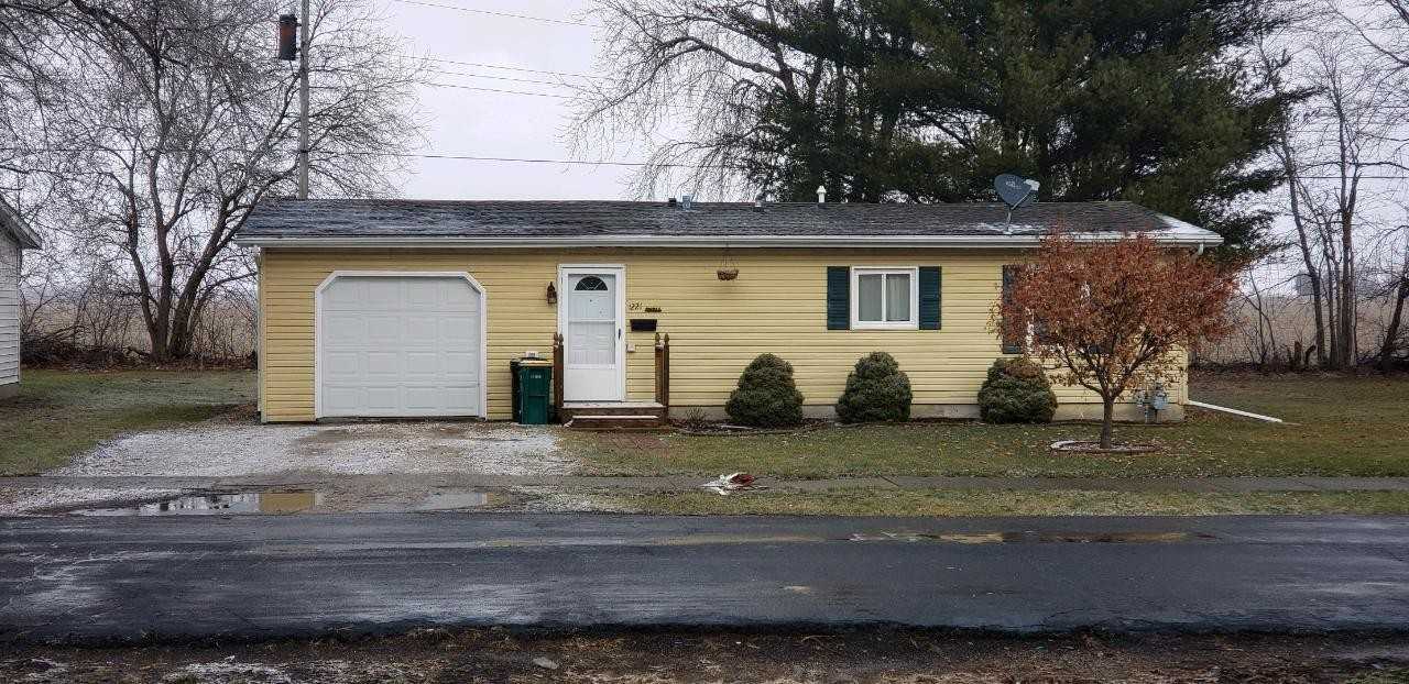 1221 Garden Ln