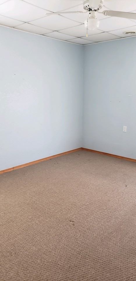 1221 Garden Ln - Photo 5 of 10