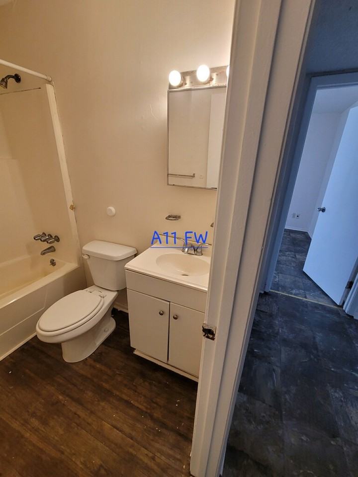 2517 Forrestwood Dr #B12 - Photo 5 of 10