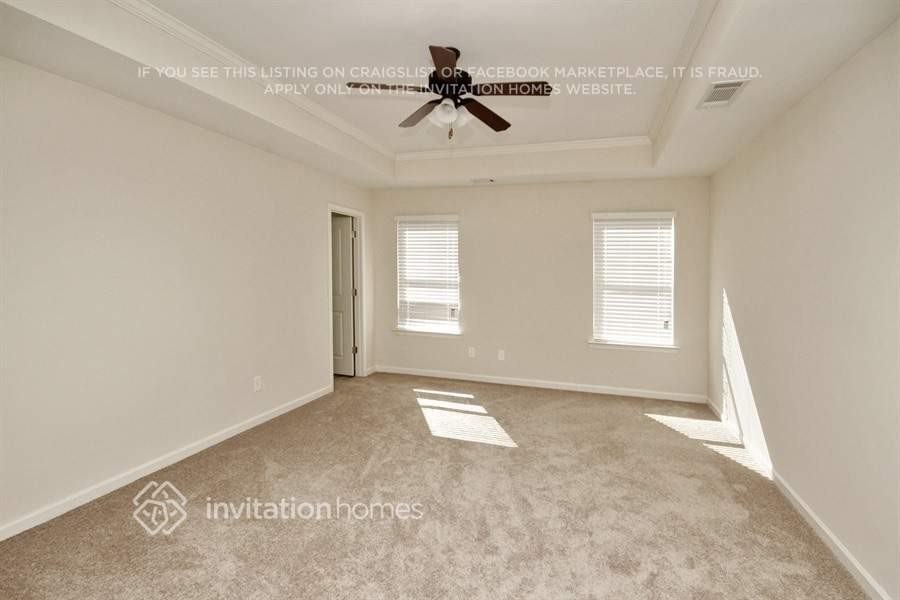 469 Village Broad St - Photo 7 of 11