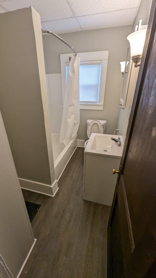 759 Erie St S - Photo 3 of 7