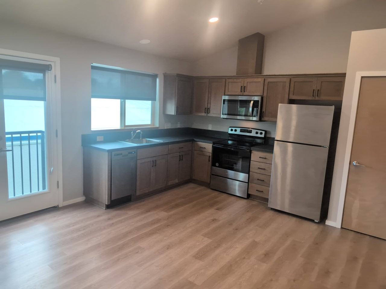 110 Se Handley St #305 - Photo 5 of 11