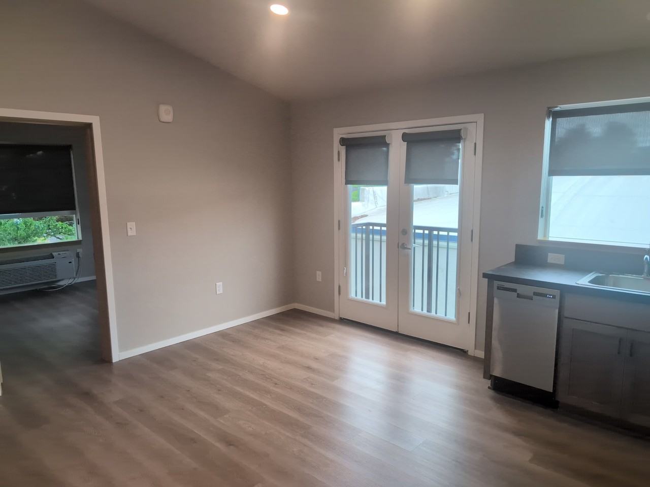 110 Se Handley St #305 - Photo 7 of 11