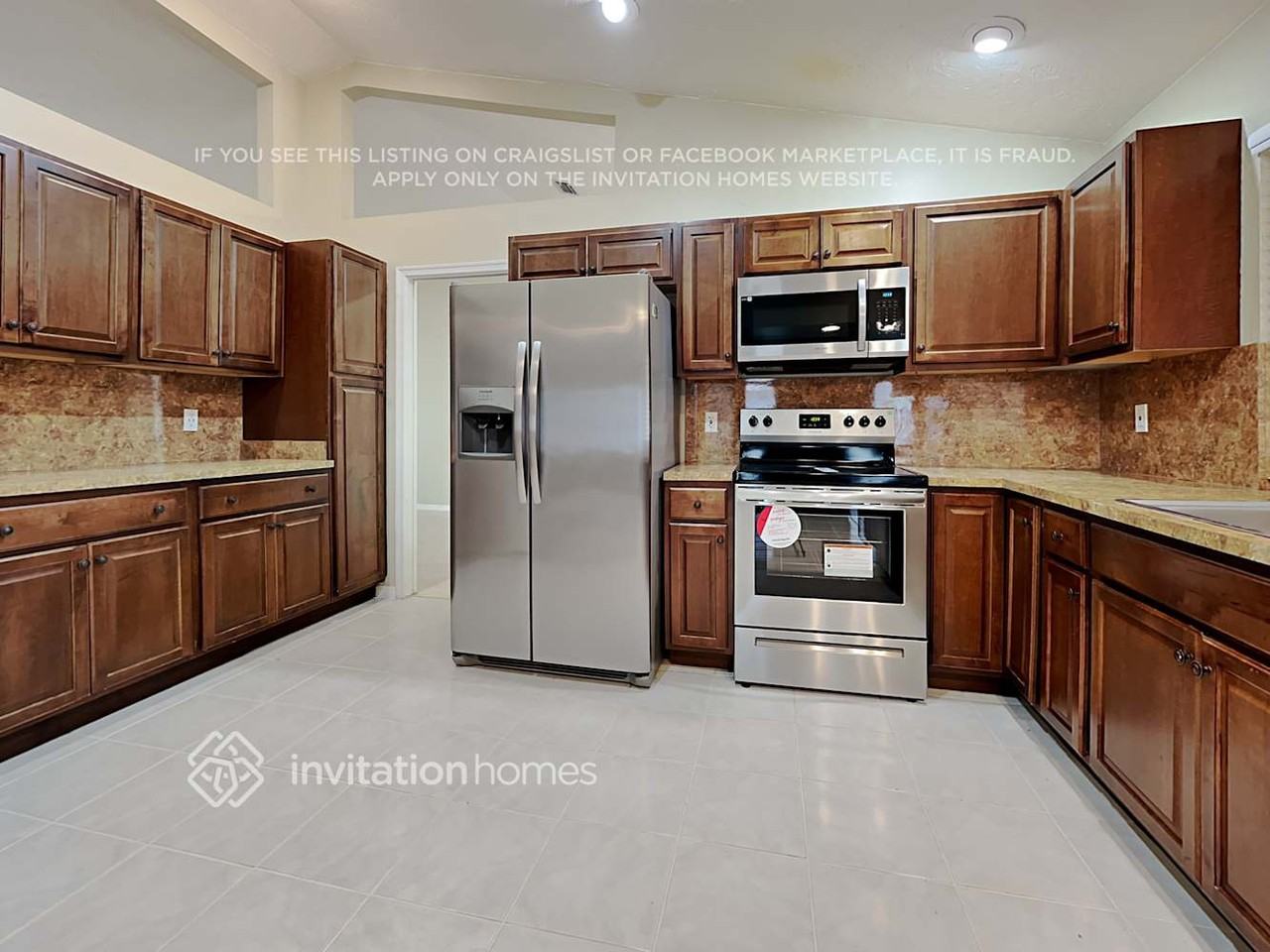 13325 Kingsbury Dr - Photo 6 of 22