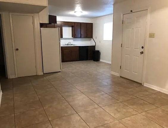 1516 Kent Ave - Photo 2 of 11