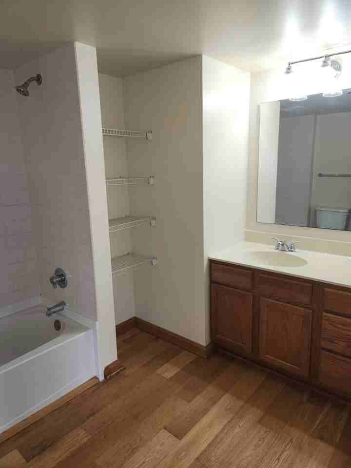 215 Independence Ln #D9 - Photo 6 of 8