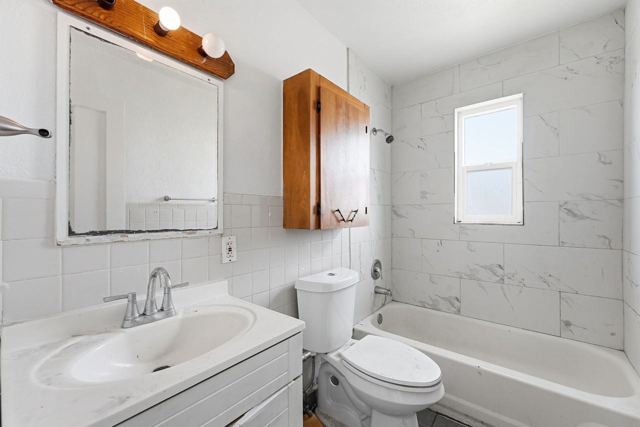 6890 Monaco St #B - Photo 5 of 22