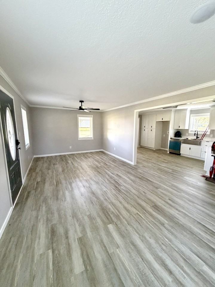 1274 Austin Rd - Photo 3 of 7