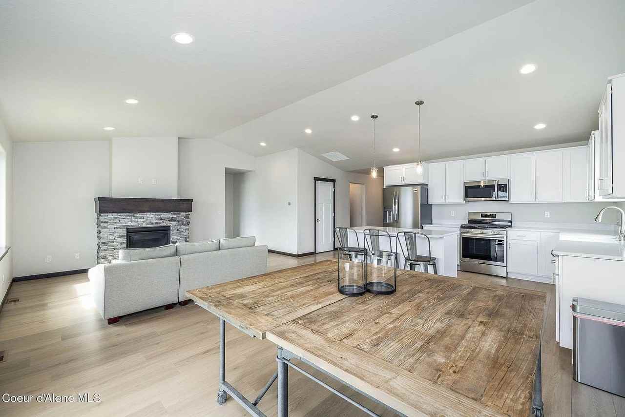 6407 W Bowmore Ln - Photo 5 of 13