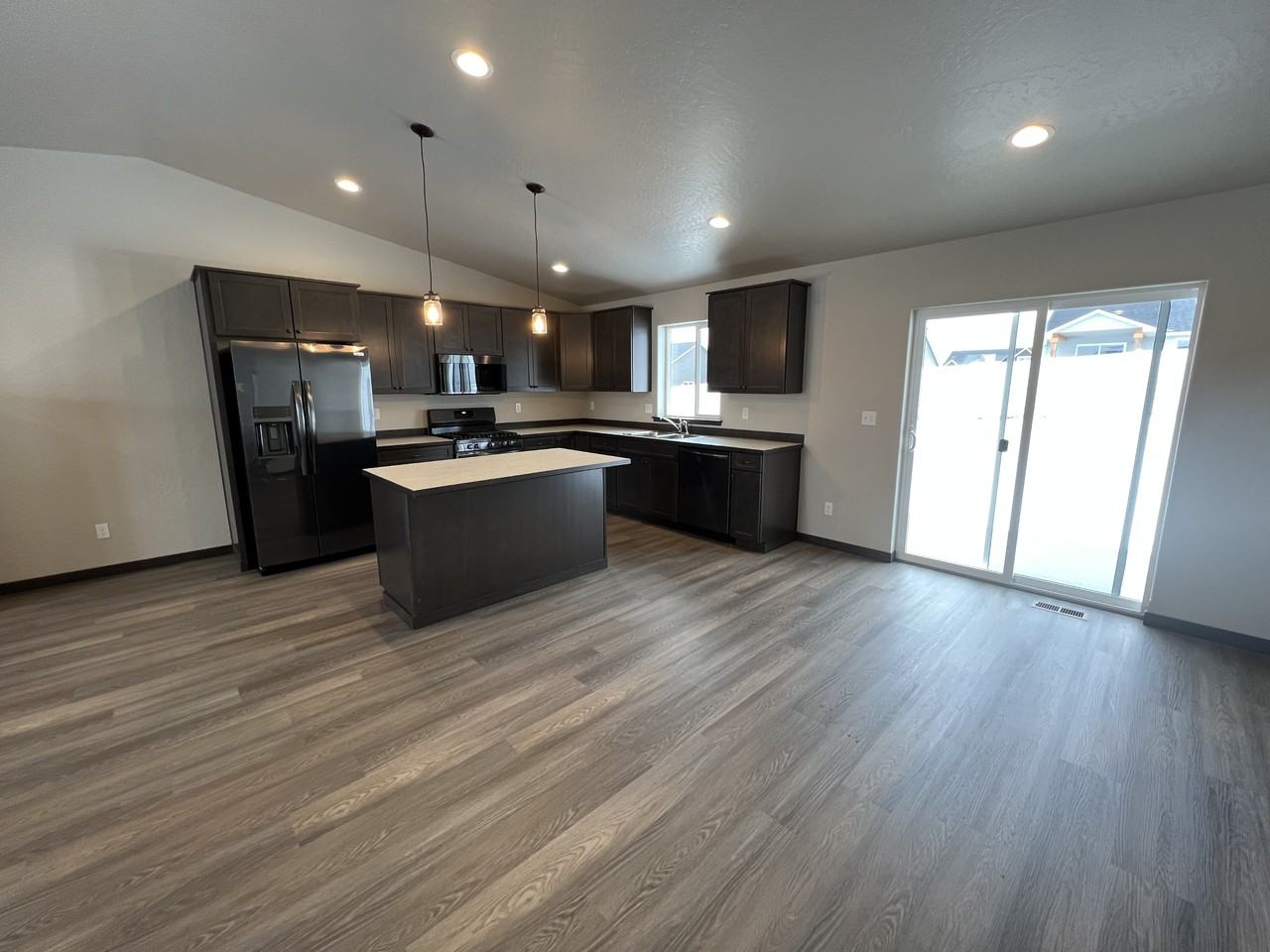 12685 N Cavanaugh Dr - Photo 3 of 17