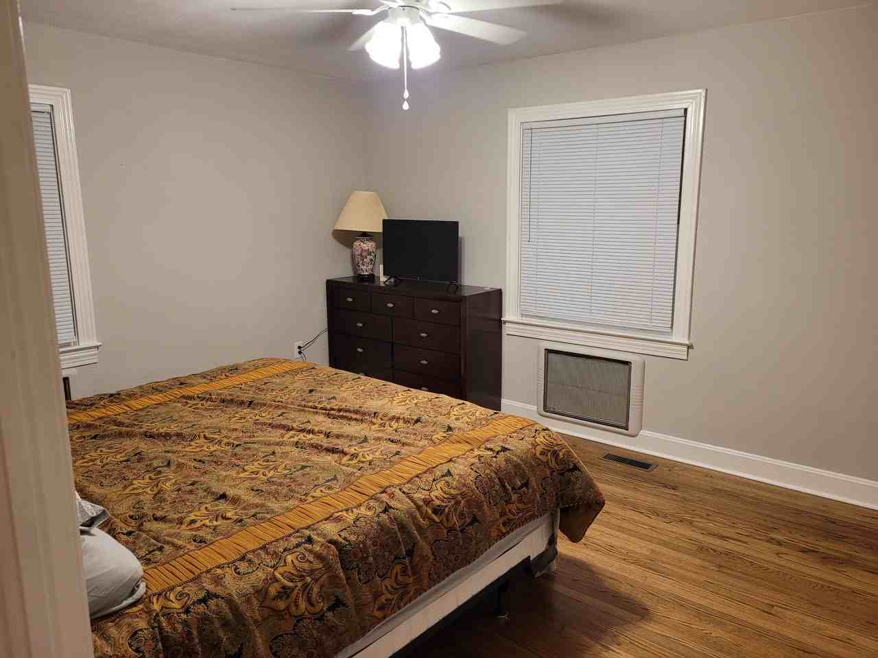 509 Hickory St Se - Photo 5 of 11