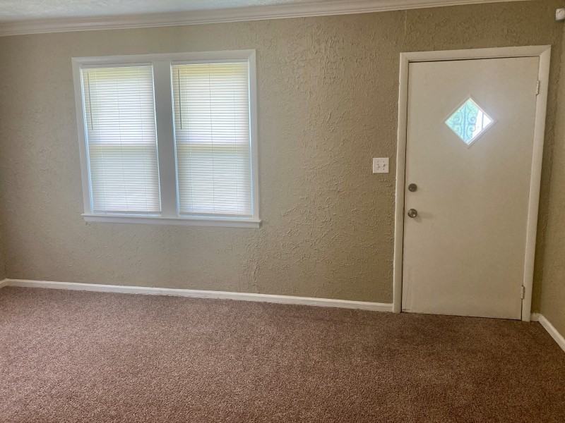 325 E Forest Ave - Photo 2 of 14