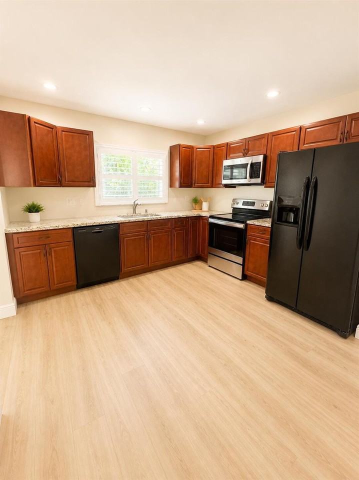 6020 Nw 25th Ct - Photo 6 of 19