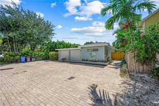 828 Ne 17th Way - Photo 1 of 1