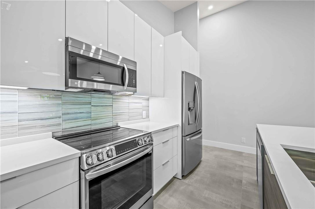828 Ne 17th Way - Photo 6 of 23
