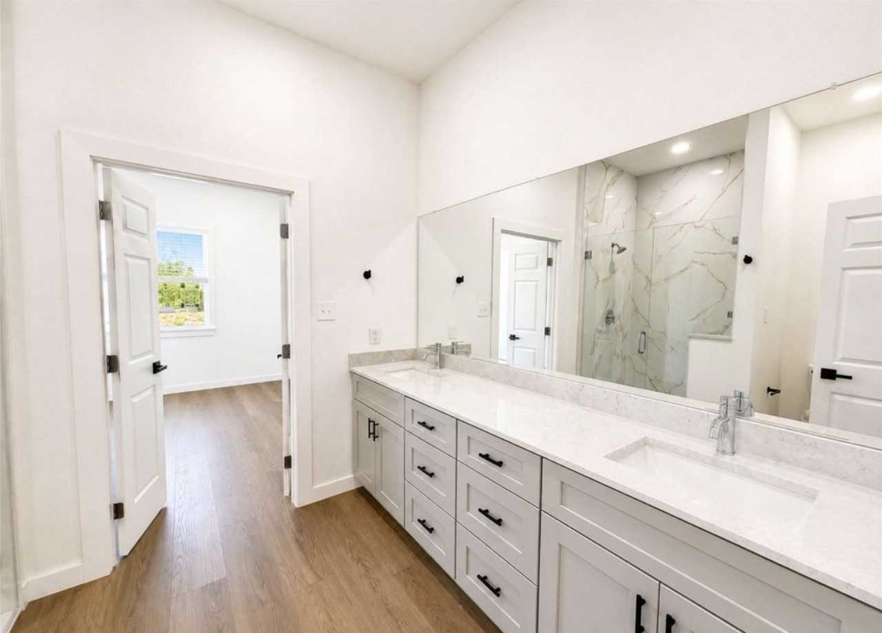 130 Zion Rd - Photo 2 of 7