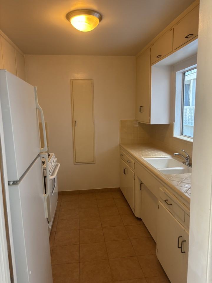 4492 Illinois St #4492D - Photo 4 of 6