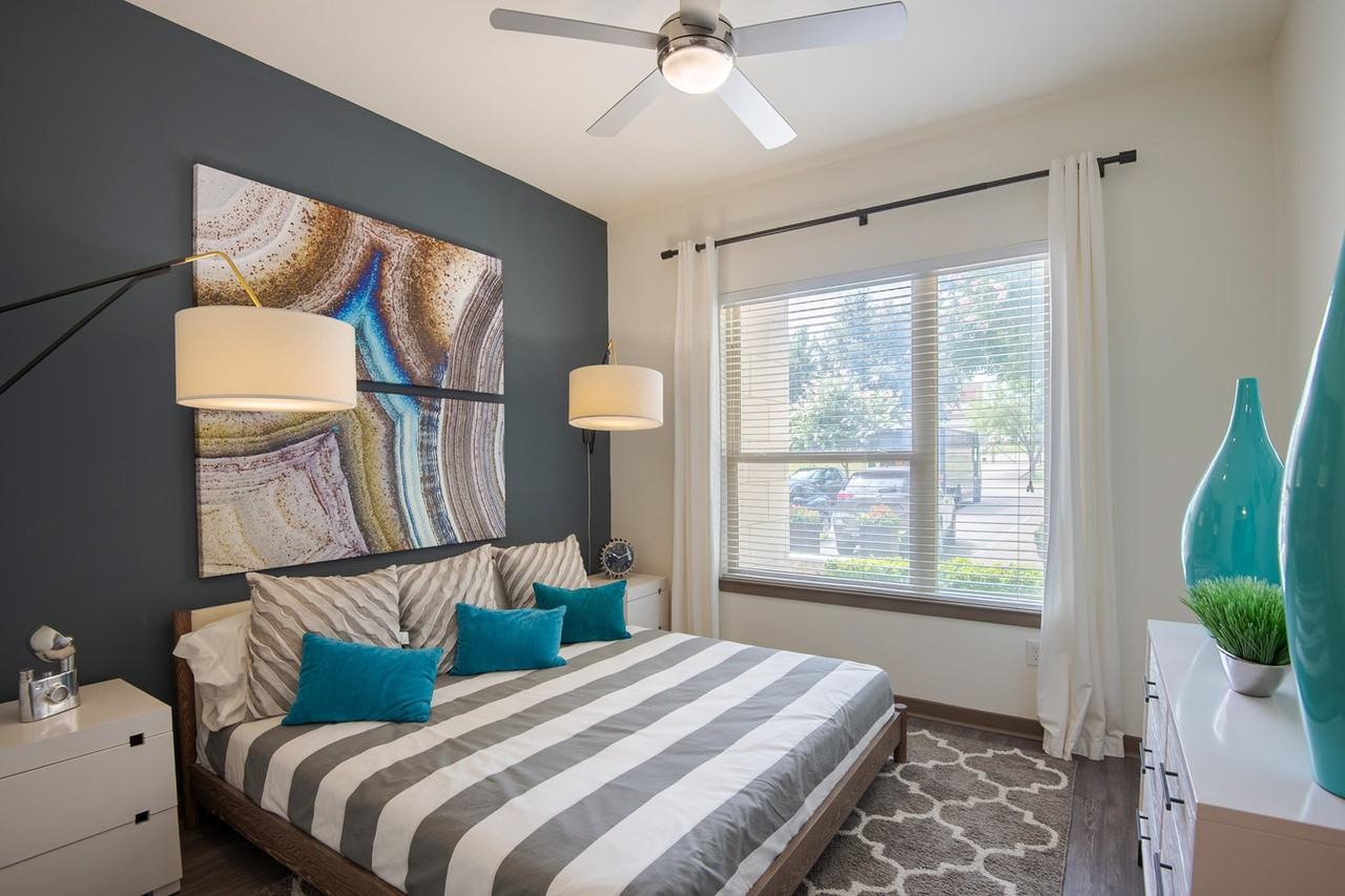 VV&M Apartments - Photo 5 of 50