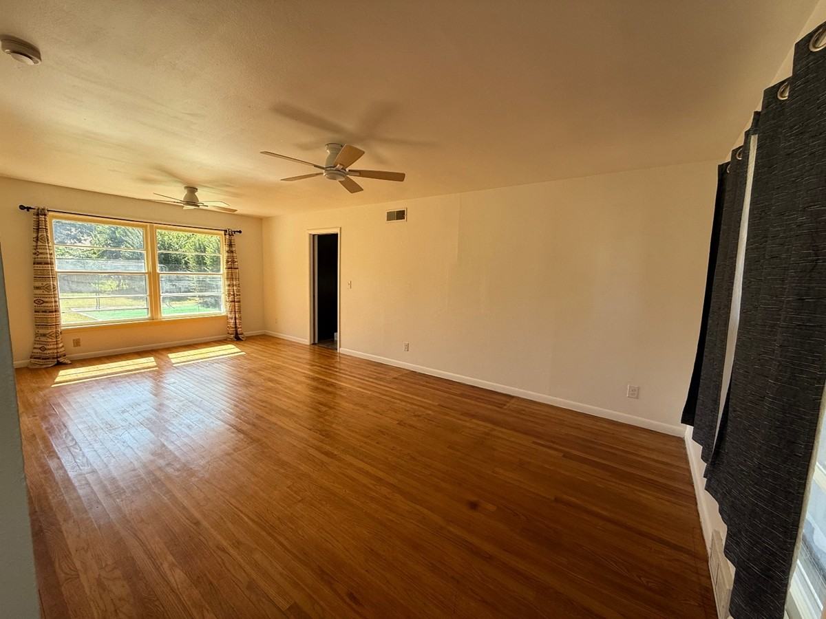 3032 Nw 67th St #1 - Photo 3 of 26