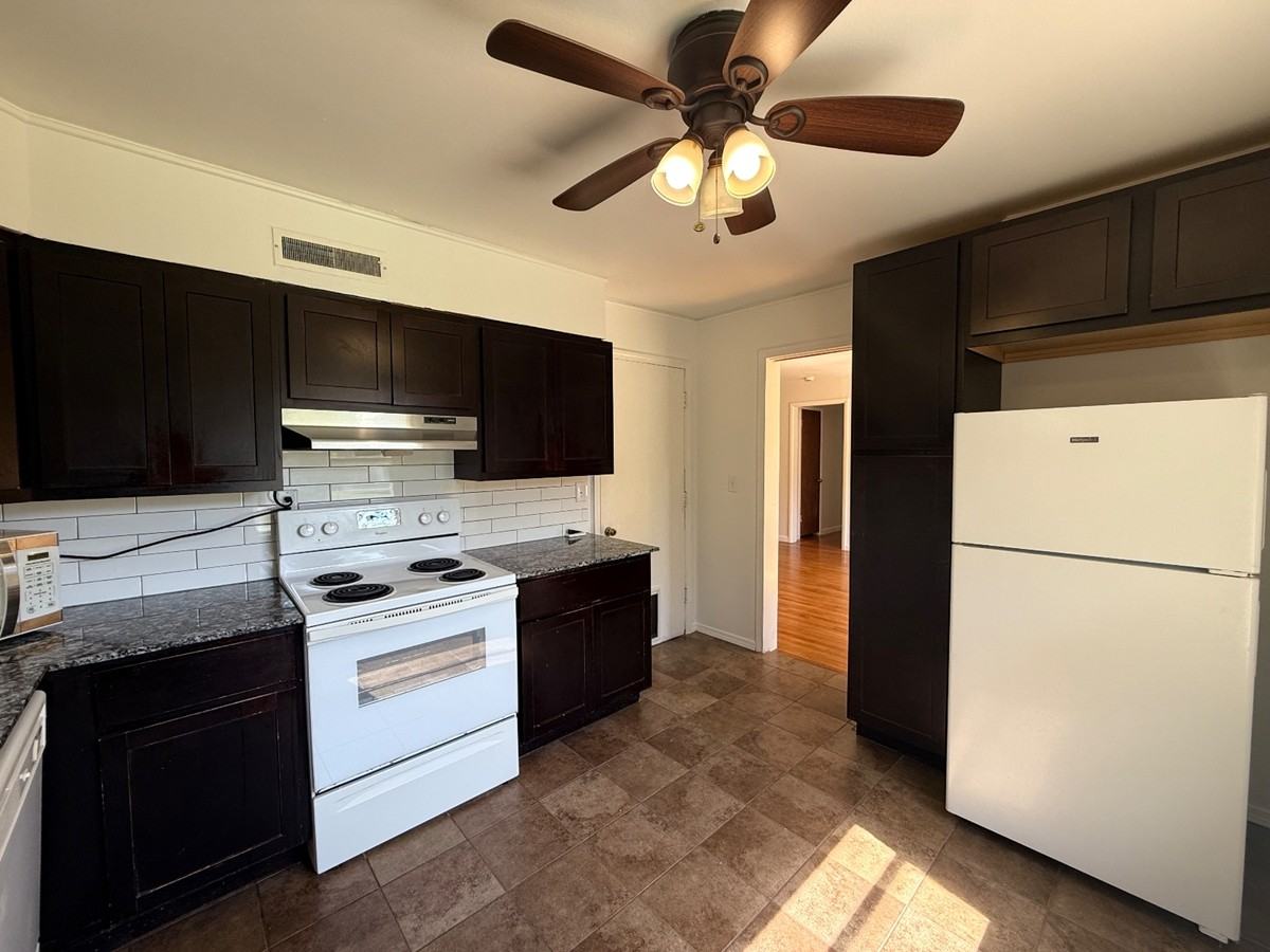 3032 Nw 67th St #1 - Photo 7 of 26