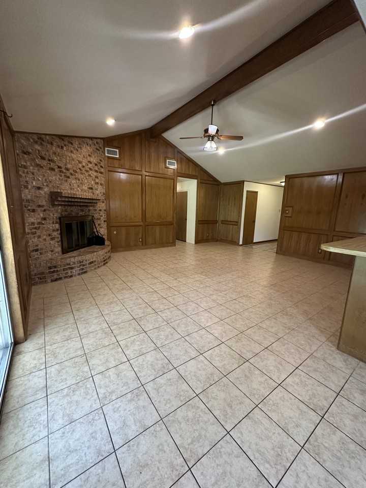 1003 Allison St #1 - Photo 6 of 24